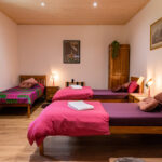 Porte-rouge-chambre-2-Sanskiti-chambre-hote-haute-savoie