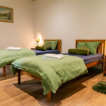 Porte-vert-chambre-1-Sanskiti-chambre-hote-haute-savoie